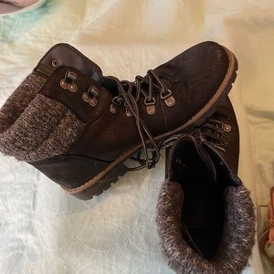 Woman’s Hiking boot